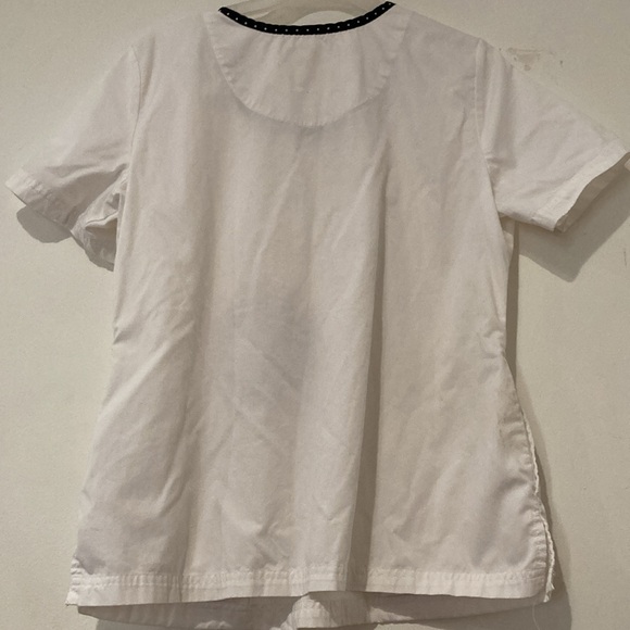 Healing Hands Scrub too in excellent pre ~loved condition. Soft and comfortable - Picture 5 of 8